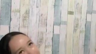 Bokep Indo Zia Jilbab ABG 18yo pamer tt dan colmek